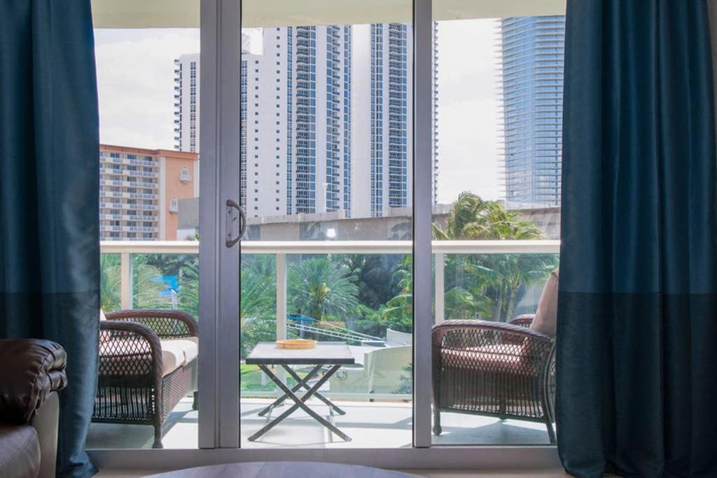 Beautiful Apartment Steps Away From The Beach Miami Beach Exterior foto